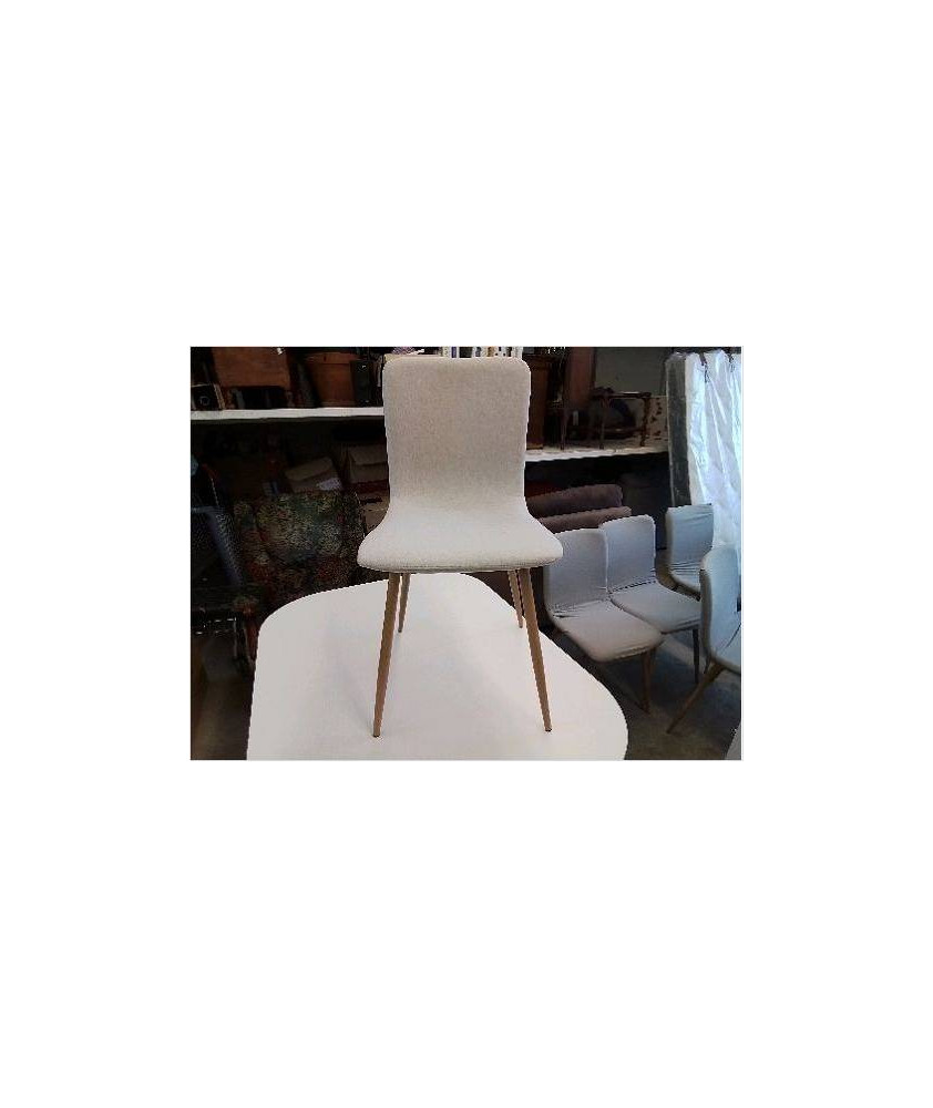 CHAISE CAPITONNÉE