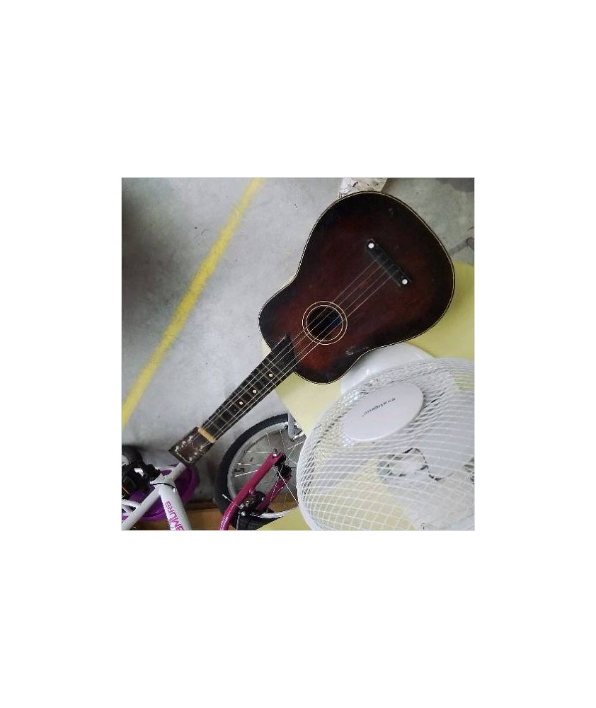 UKULELE 
