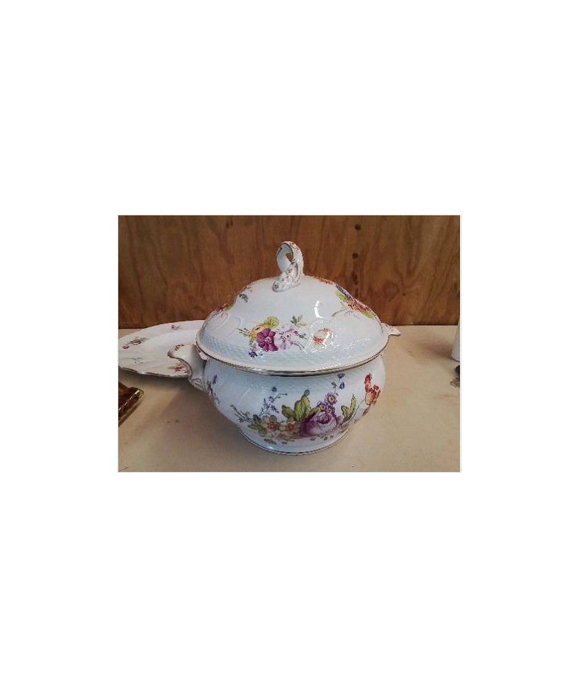 SOUPIÈRE AVEC MOTIF FLORAL 