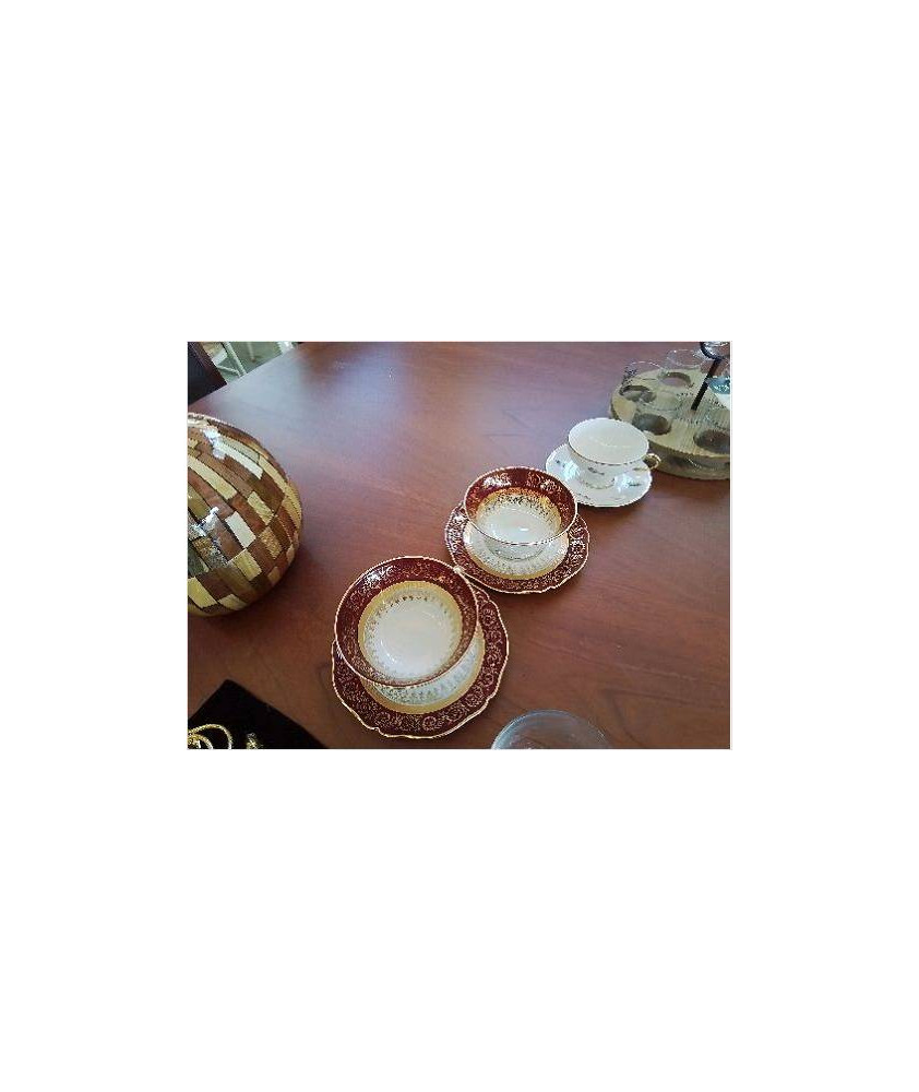 TASSE EN PORCELAINE COLORÉ AVEC SOUCOUPE 