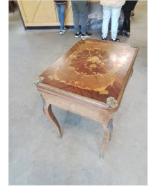 BUREAU COIFFEUSE TABLE A JEU A SYSTÈME BOIS DE ROSE GARNITURE BRONZE  STYLE LOUIS XV
