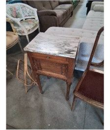 CHEVET BOIS CLAIR 1 TIROIR 1 PORTE DESSUS MARBRE BLANC VEINÉ STYLE LOUIS XVI