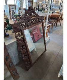 MIROIR BOIS SCULPTÉ A FRONTON AUX LIONS FIN XIXE 89X130