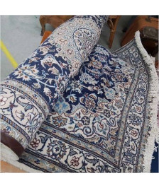 TAPIS BLEU MOTIFS FLEURS