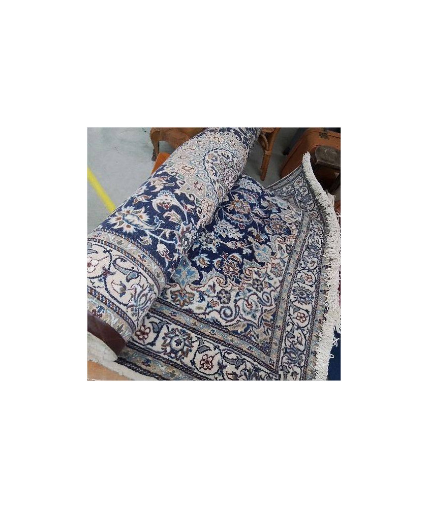TAPIS BLEU MOTIFS FLEURS