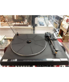 PLATINE VINYLE YAMAHA P200 (MANQUE CHARNIERES DU COUVERCLE)