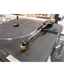 PLATINE VINYLE YAMAHA P200 (MANQUE CHARNIERES DU COUVERCLE)