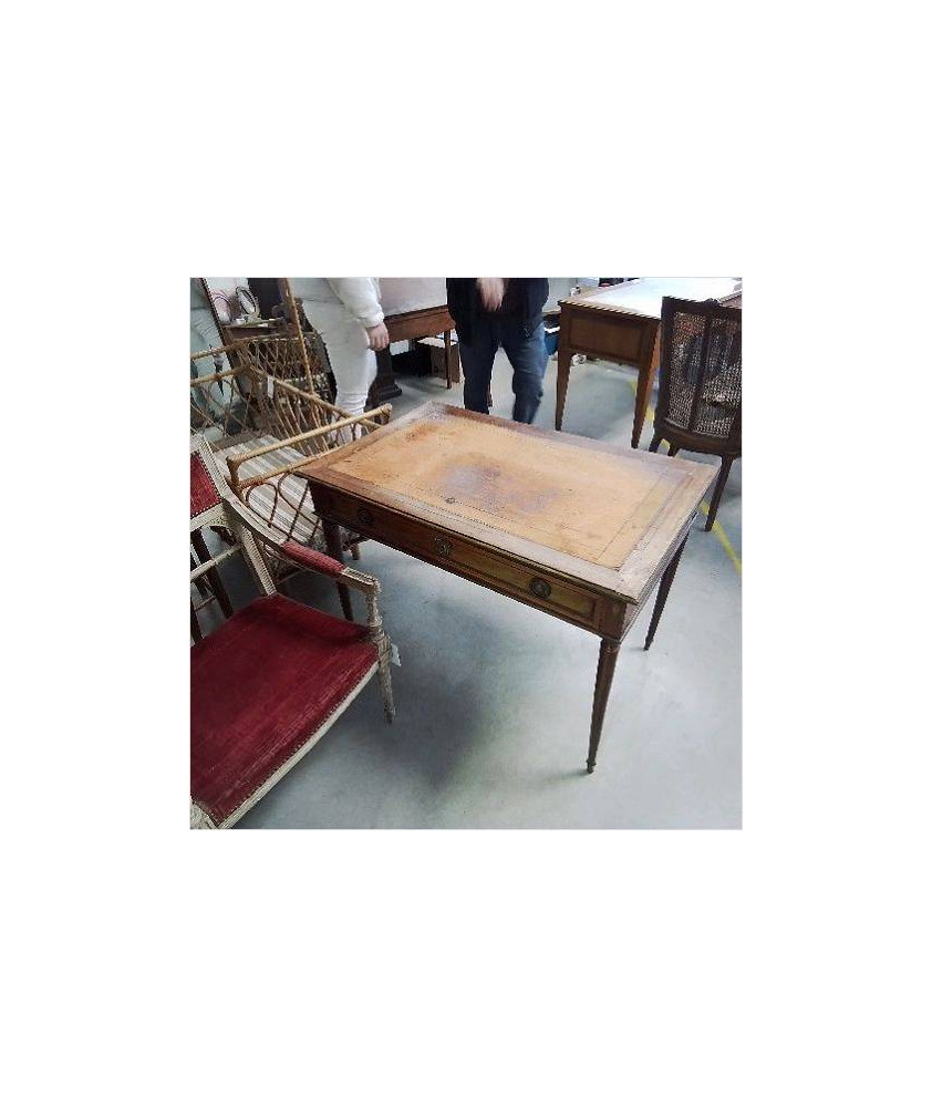 BUREAU  XVI 