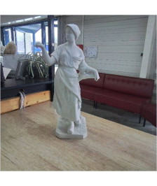 STATUE DE FEMME BISCUIT 