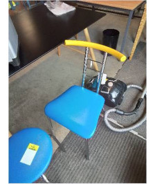 CHAISE MÉTAL CHROMÉ ASSISE PU BLEU DOSSIER JAUNE