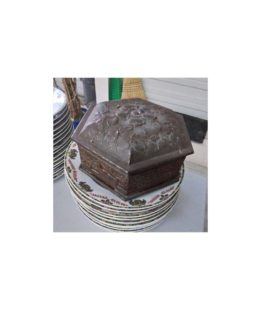 BOITE HEXAGONALE