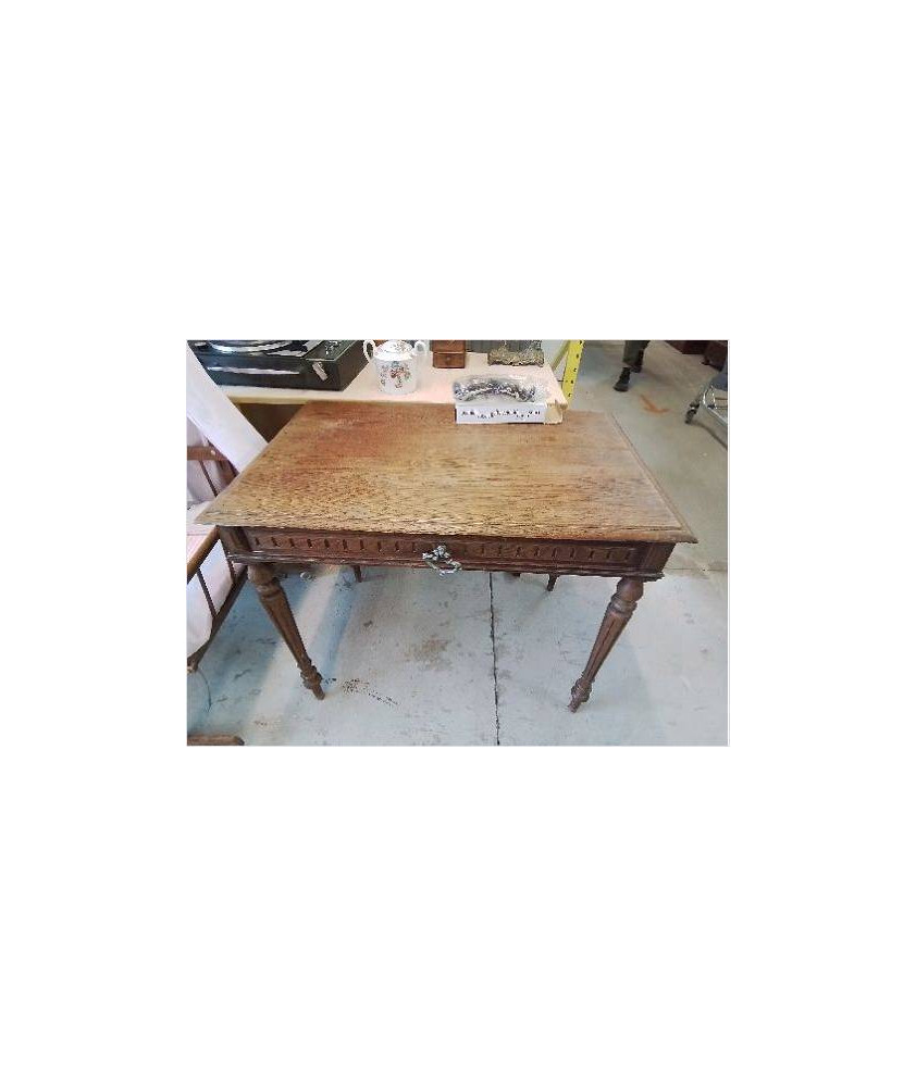 PETIT BUREAU 