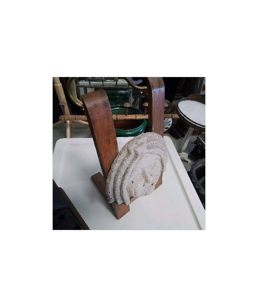 SCULPTURE PIERRE SUPPORT BOIS