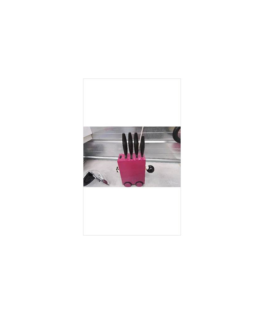 COUTEAUX SANS SUPPORT ( MANQUE 1 COUTEAU) 