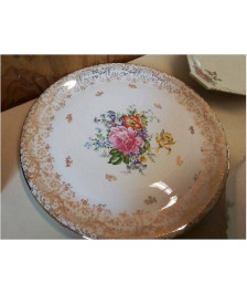 PLAT EN PORCELAINE
