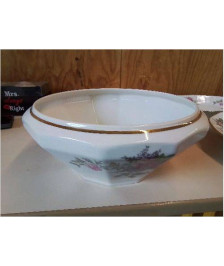 PLAT EN PORCELAINE
