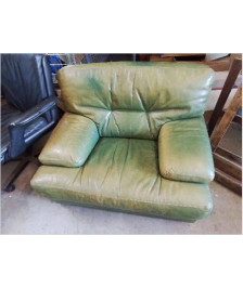 FAUTEUIL EN CUIR VERT