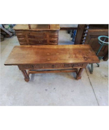 TABLE BASSE SCULPTÉ 
