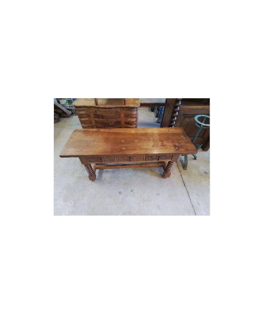 TABLE BASSE SCULPTÉ 