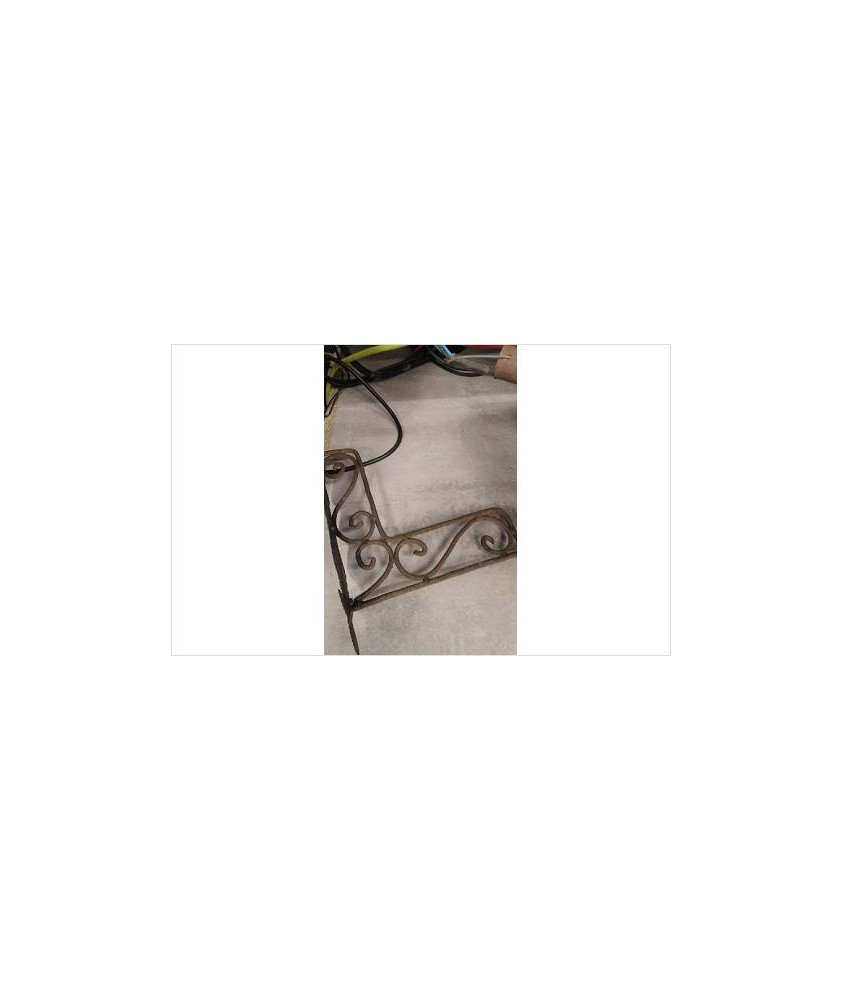 EQUERRE METAL- ANCIENNE 
