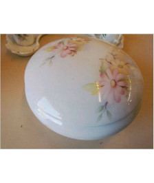 PETITE BOITE EN PORCELAINE 