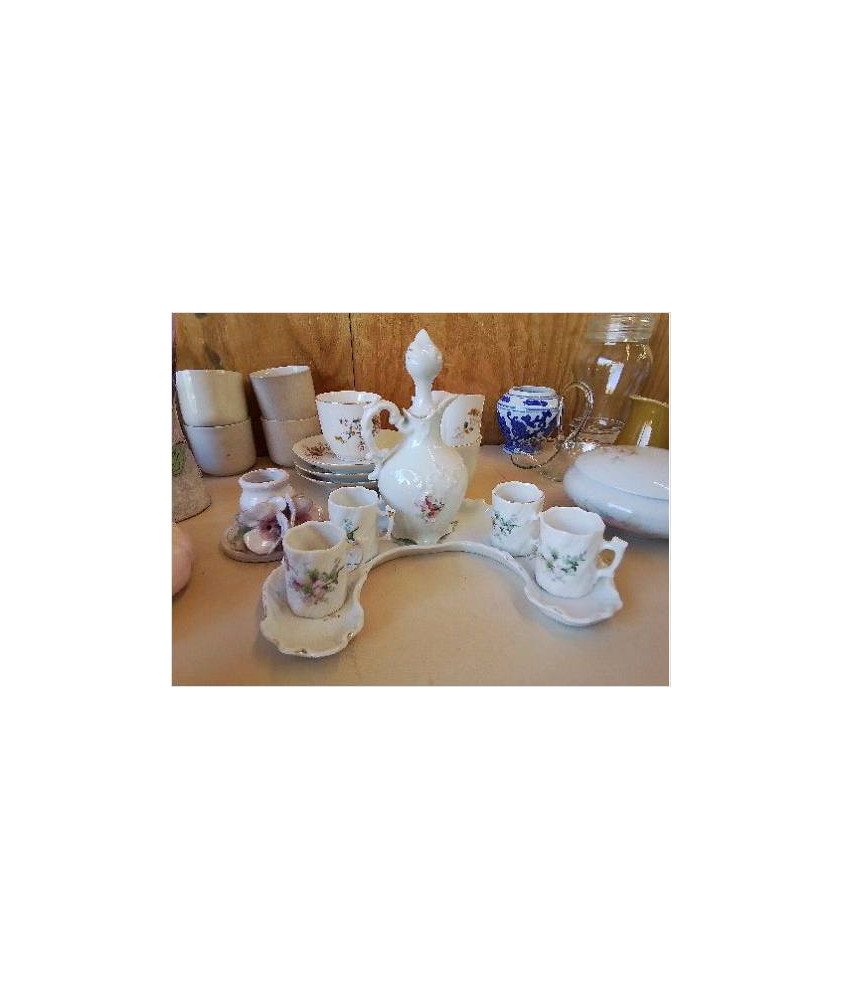 SERVICE A LIQUEUR 