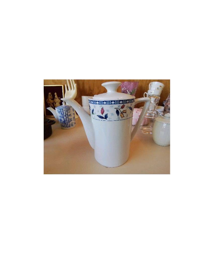 PETITE CAFETIÈRE EN PORCELAINE 