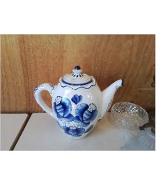 THÉIÈRE BLEUE EN PORCELAINE 