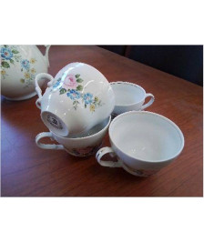 LOT DE 5 TASSES EN PORCELAINE 