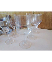 LOT DE 4 VERRES A VIN 