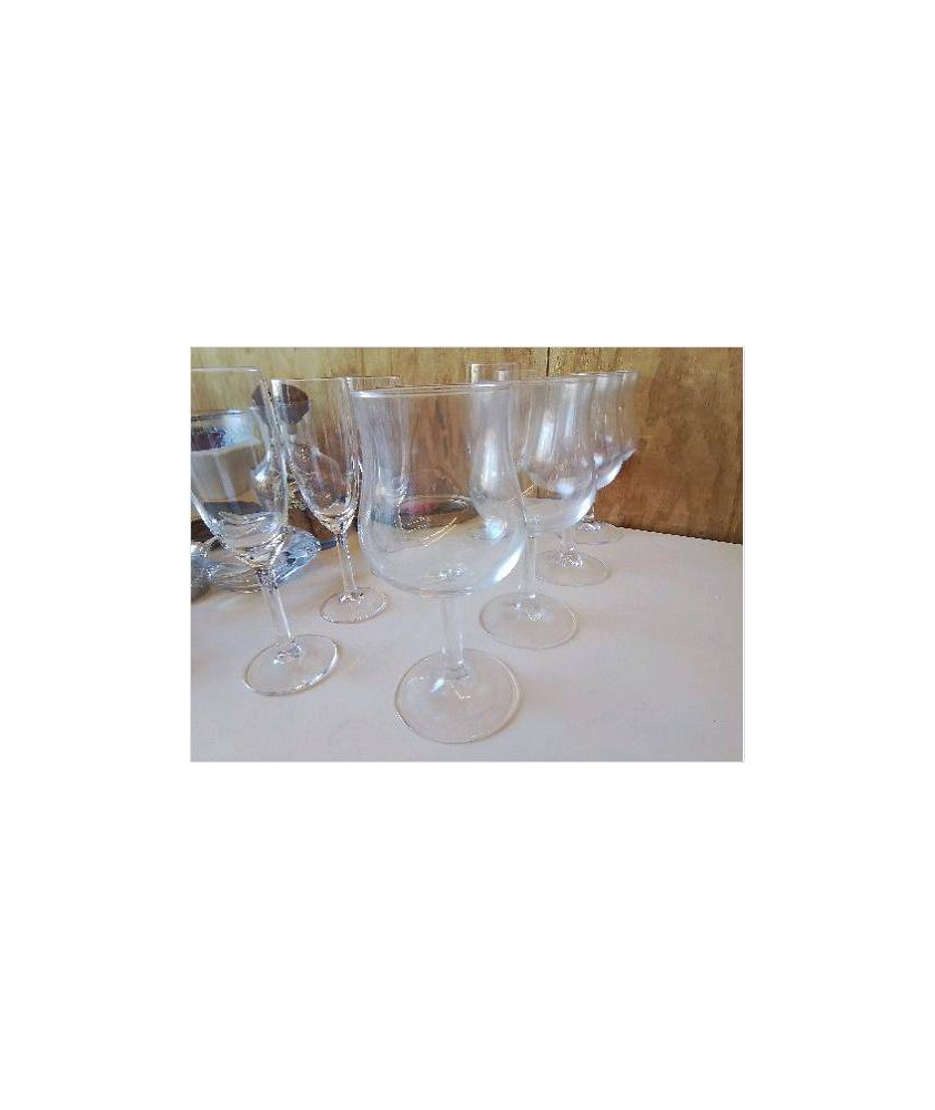 LOT DE 4 VERRES A VIN 