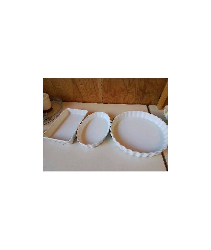 PLAT EN PORCELAINE 