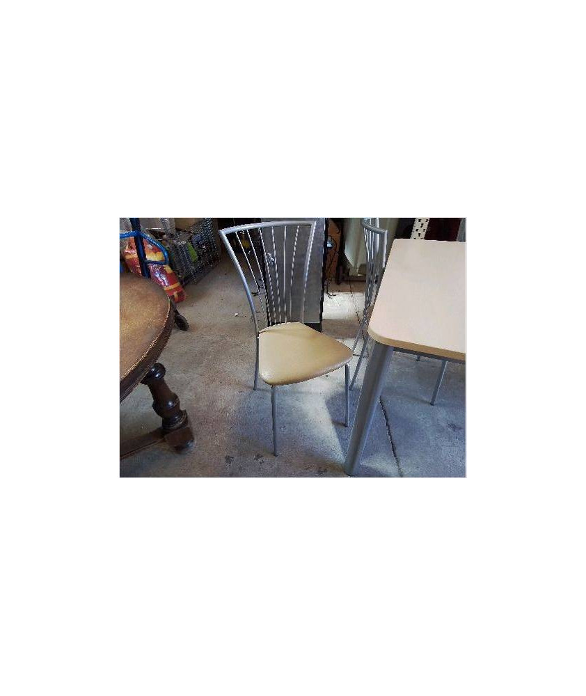 CHAISE 
