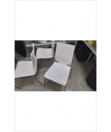 CHAISE IKEA ( EN L’ETAT)