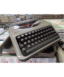 MACHINE A ECRIRE 