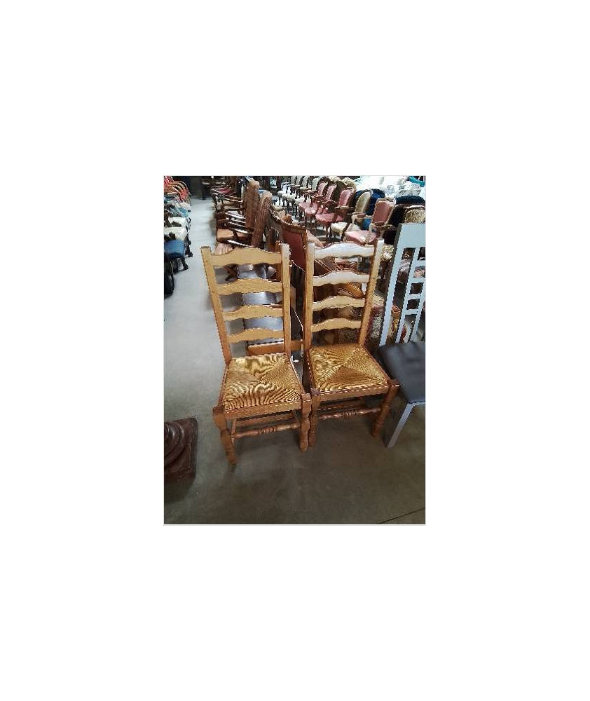 PAIRE DE CHAISES A ENTRETOISE BOIS CLAIR PAILLÉ PIEDS BALUSTRE DOSSIER 4 BARREAUX CHANTOURNÉ PAIRE DE CHAISES A ENTRETOISE BOIS CLAIR PAILLÉ PIEDS BALUSTRE DOSSIER 4 BARREAUX CHANTOURNÉ