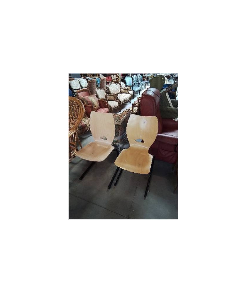 CHAISE D’ACCEUIL PIÈTEMENT MÉTAL NOIR ASSISE BOIS CLAIR