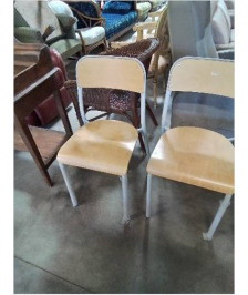 CHAISE D’ACCEUIL PIÈTEMENT MÉTAL GRIS ASSISE ET DOSSIER BOIS CLAIR