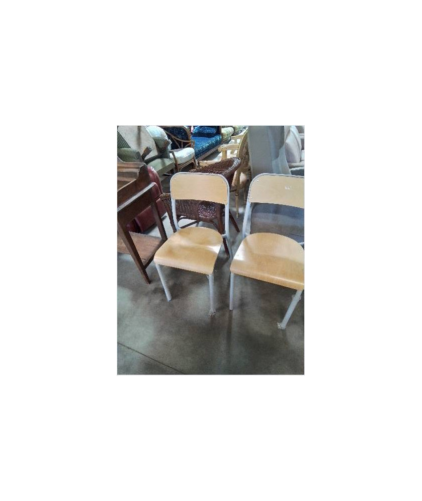 CHAISE D’ACCEUIL PIÈTEMENT MÉTAL GRIS ASSISE ET DOSSIER BOIS CLAIR CHAISE D’ACCEUIL PIÈTEMENT MÉTAL GRIS ASSISE ET DOSSIER BOIS CLAIR