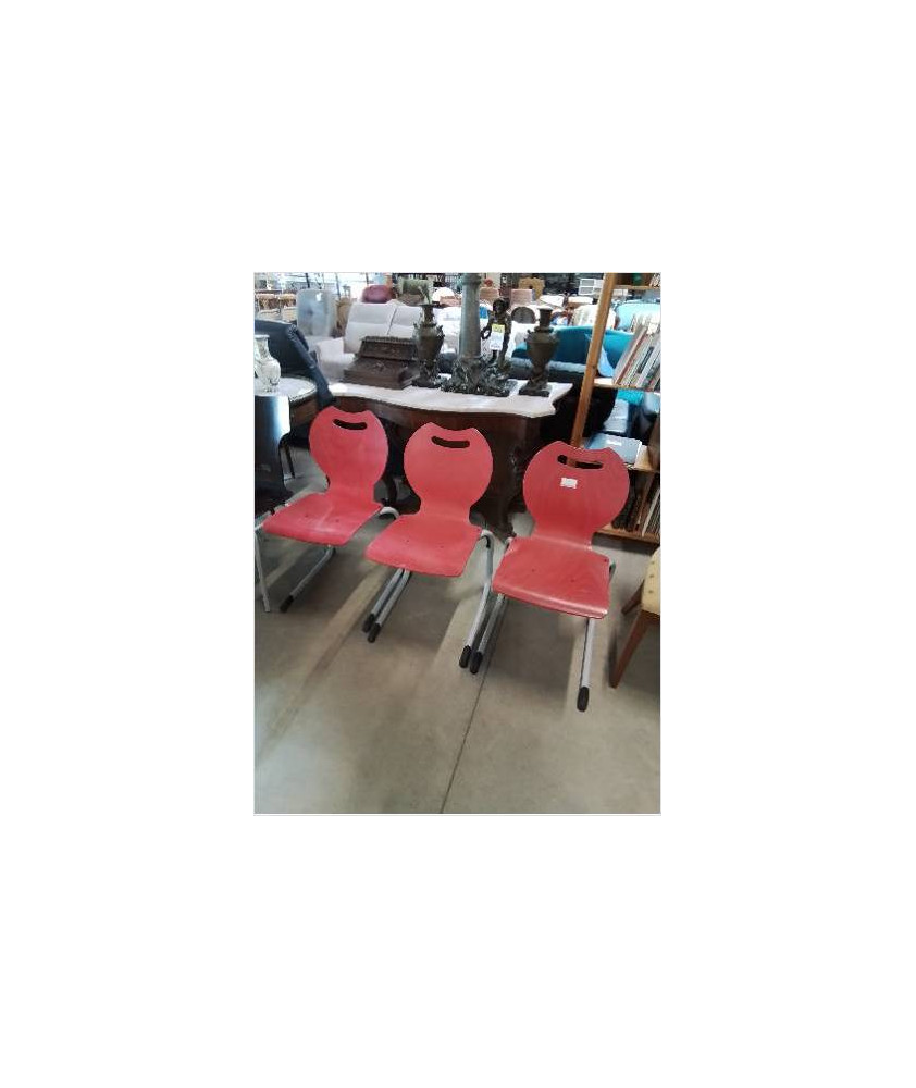 CHAISE D’ACCEUIL PIÈTEMENT MÉTAL GRIS ASSISE BOIS ROUGE 