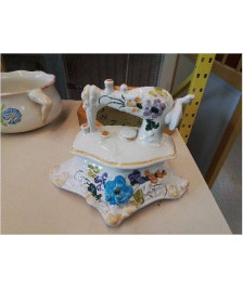 MACHINE À COUDRE EN PORCELAINE 
