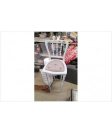 CHAISE TRES HAUTE EN L’ETAT 