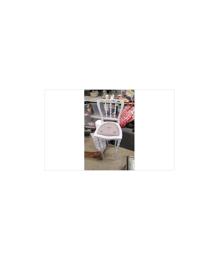 CHAISE TRES HAUTE EN L’ETAT 