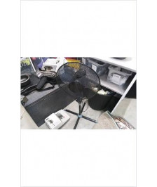 VENTILATEUR NOIR SUR PIED 