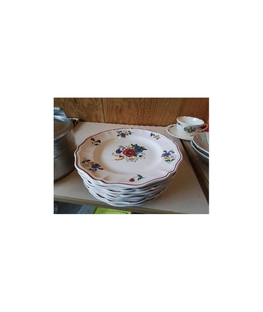ASSIETTE PLATE AVEC MOTIF FLORAL 