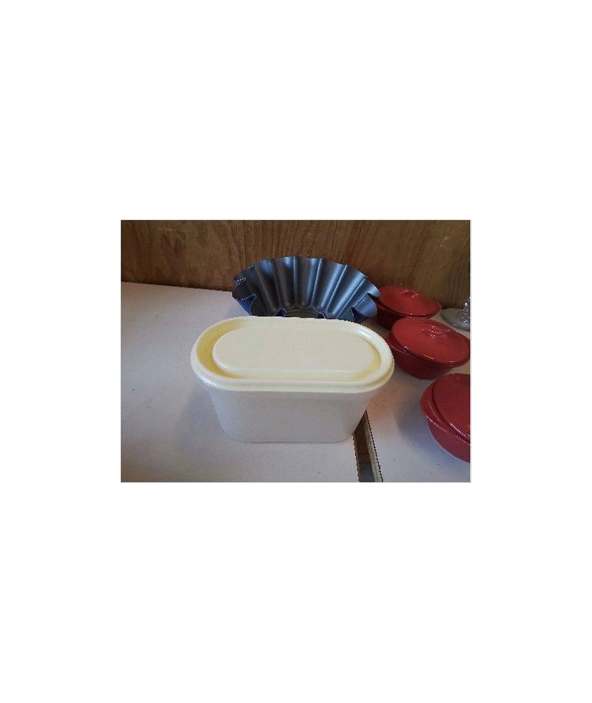 TUPPERWARE 