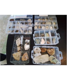 COFFRET MINERAUX AVEC NOTICE EXPLICATIVES
