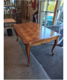 TABLE RECTANGULAIRE A RALLONGES BOIS CLAIR CHANTOURNÉ STYLE RÉGENCE 