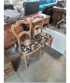 PAIRE DE CHAISES BOIS CLAIR DOSSIER ÉCHANCRÉ ASSISE CAPITONNÉ TISSU NAPOLÉON III 