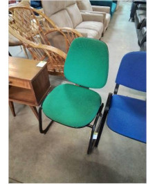CHAISE D’ACCUEIL PIÈTEMENT MÉTAL NOIR ASSISE ET DOSSIER TISSU VERT